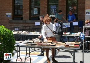 El tradicional mercadillo solidario de la ONG Tierra Solidaria puede visitarse en la Plaza de España de Miguelturra desde hoy y hasta el 23 de abril