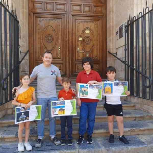 Ganadores de la 3ª edición del Concurso de Pintura Infantil ¡Viva la Torre Gorda! de las fiestas del Santísimo Cristo de la Misericordia en Miguelturra