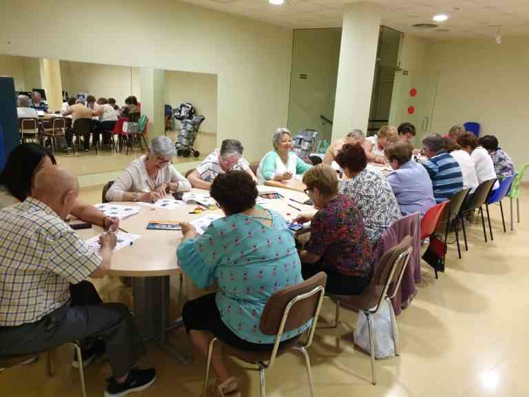 Un taller de reminiscencia con personas mayores ha organizado por el área de Bienestar Social de Miguelturra