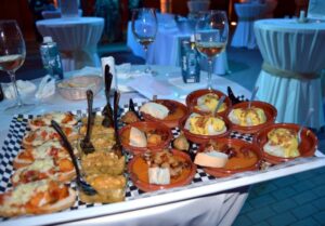 Las “sugerencias de armonía” de Calatrava Sabor comienzan a enriquecer el Festival de Teatro Clásico de Almagro con sus degustaciones gastronómicas