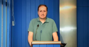 El alcalde, Luis Ramón Mohíno, comparece para explicar a situación de la piscina municipal y su apertura en breve