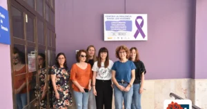 Laura Arriaga y María Montarroso presentan nueva señalización contra la violencia de género bajo el lema "Apaguemos violencias, encendamos conciencias"
