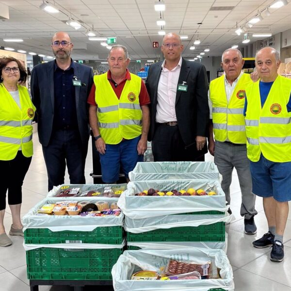 Mercadona se une a Solidarios de Socuéllamos para donar alimentos diariamente.