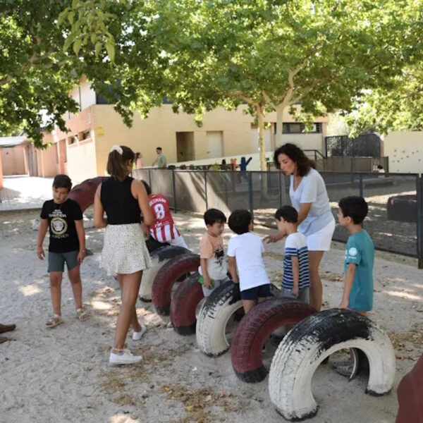 El Aula y Escuela de Verano y del Plan Corresponsables en Miguelturra recibieron visita del alcalde y la concejala de Bienestar
