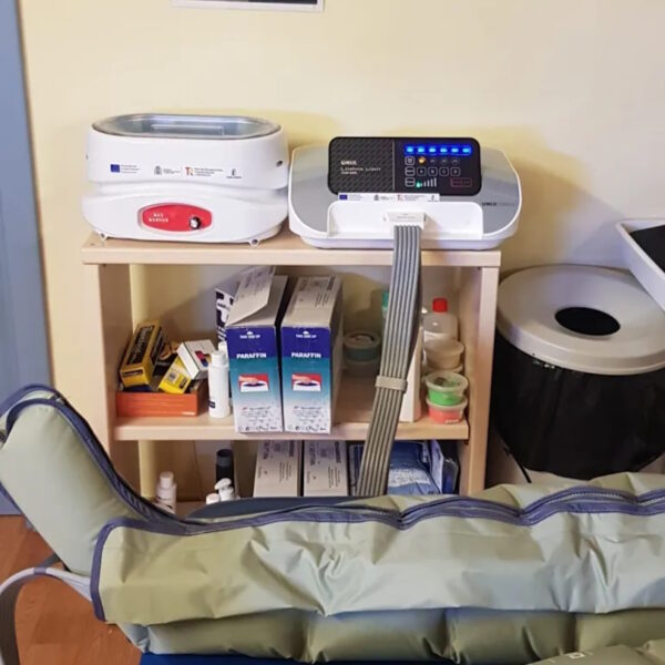 Nuevo aparato  de presoterapia y queratina para funcionamiento y apoyo en fisioterapia en el Centro de Día de Mayores de Miguelturra