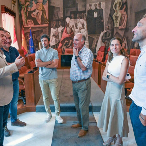 Directiva del CD Miguelturreño juvenil ha visitado al presidente provincial de Ciudad Real Miguel Ángel Valverde
