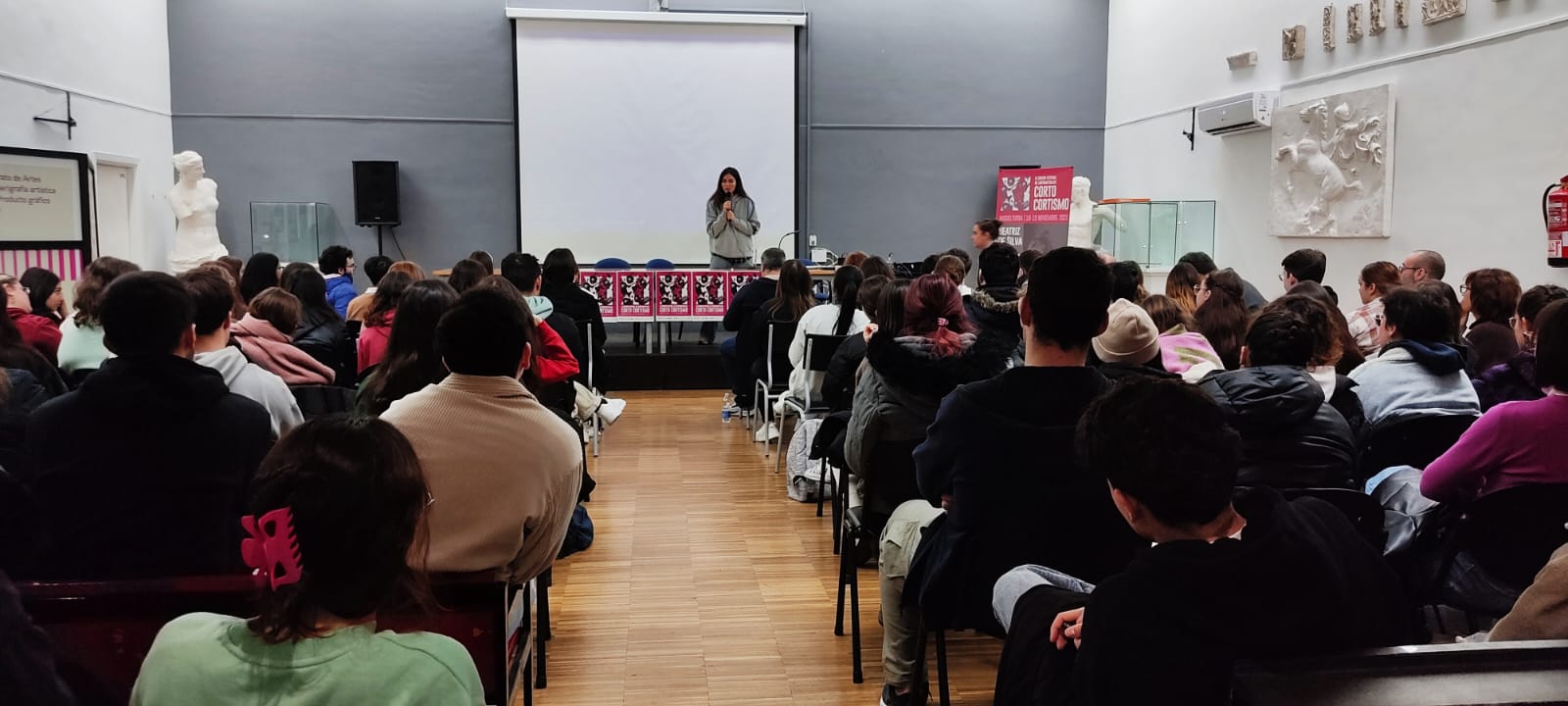 La XI edición de Corto Cotismo echa a andar con la clase magistral de la directora Beatriz de Silva