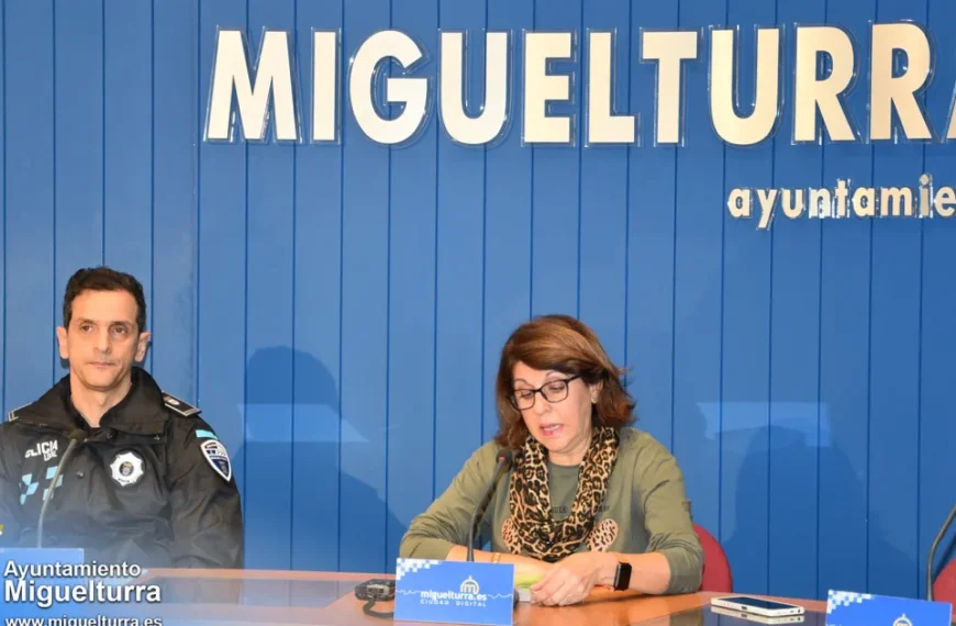 Campaña informativa de la Policía Local: Ley de Bienestar Animal y control de chips