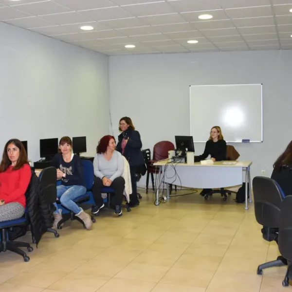 El Área de Igualdad fomenta el aprendizaje digital con dos talleres de ciberformación TIC apoyados por la Fundación Cibervoluntarios