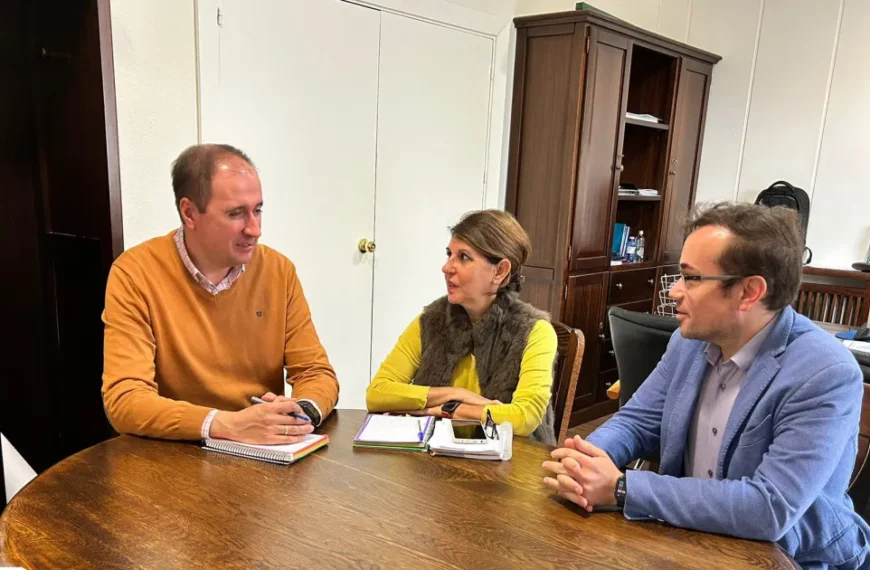 Miguelturra y IBERCONSA se reúnen para mejorar la línea de autobús interurbana Miguelturra-Ciudad Real.