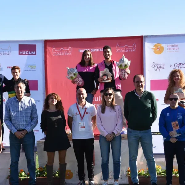 Miguelturra celebra su gran fiesta del atletismo con gran ambiente y animación en las calles y caminos de la Media Maratón