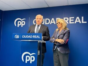 Cañizares señala la omisión de inversiones clave para Ciudad Real en el presupuesto de la Junta, destacando la autovía a Toledo