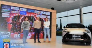 Los Esclavos de la comparsa gaditana se unen a «Los Cansaliebres» en el Palacio del Carnaval de Miguelturra