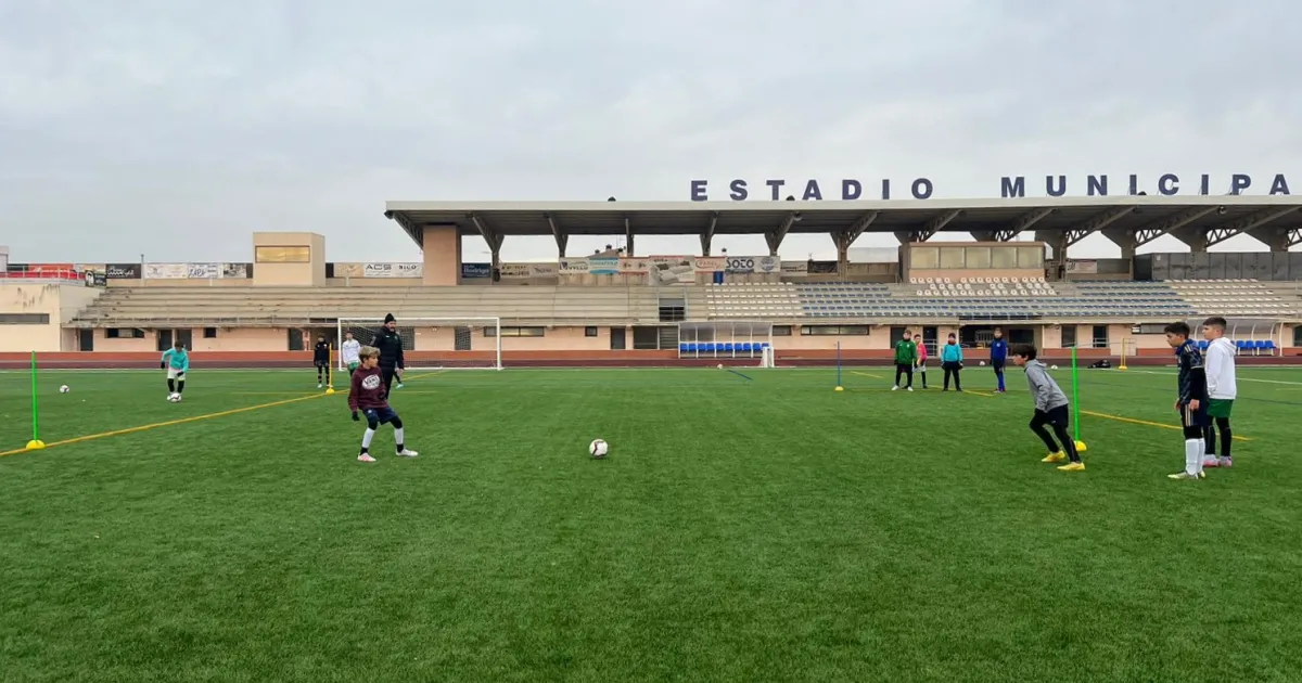 El Estadio Municipal se convierte en sede del Clínic de Navidad de Fútbol