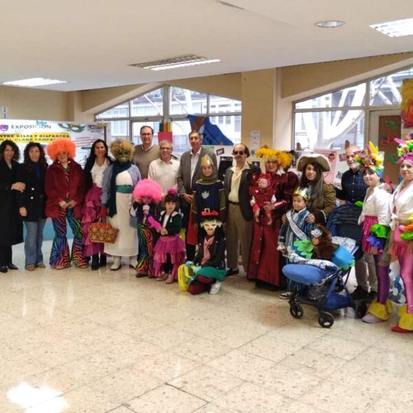 El Gobierno regional dedica su Delegación Abierta a una exposición retrospectiva sobre el carnaval elaborada por el CEIP Clara Campoamor de Miguelturra