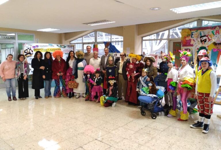 El Gobierno regional dedica su Delegación Abierta a una exposición retrospectiva sobre el carnaval elaborada por el CEIP Clara Campoamor de Miguelturra