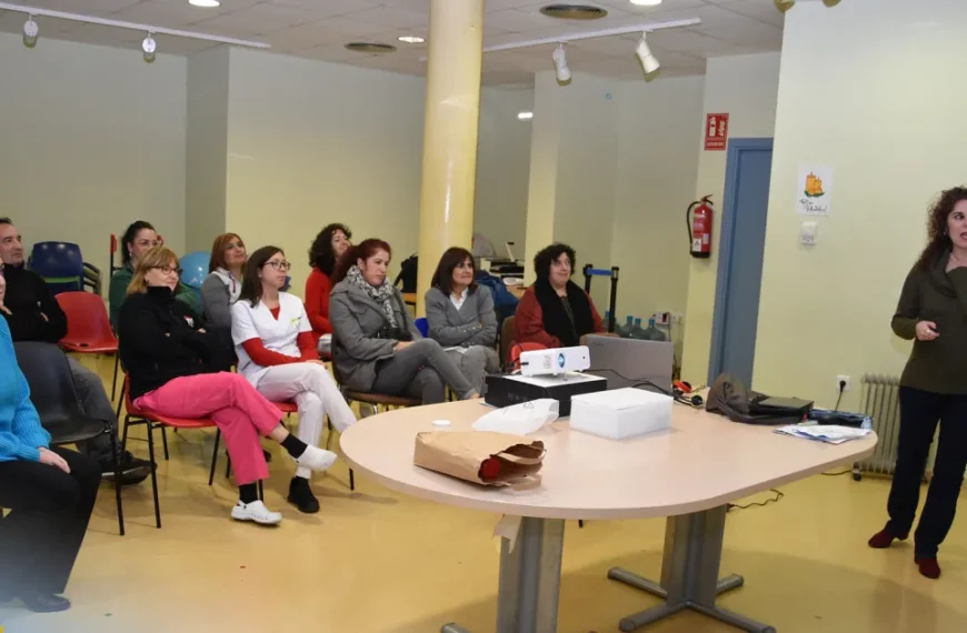 Simulacro de emergencia y evacuación en el Centro de Día: Preparando a los mayores para situaciones de riesgo