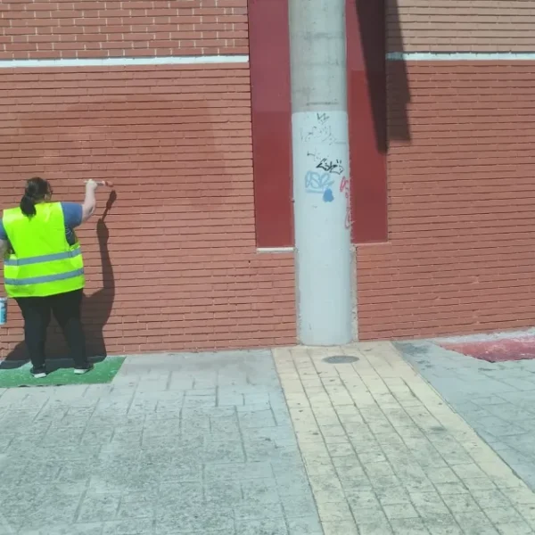El Ayuntamiento Refuerza Campaña de Limpieza de Grafitis y Promueve la Conciencia Cívica