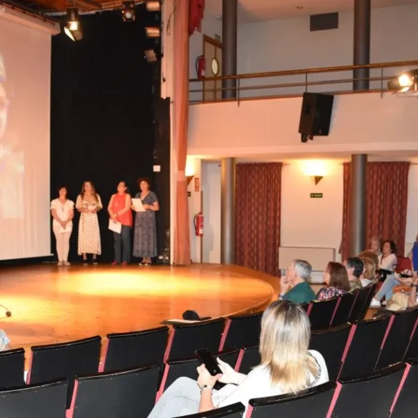 El Taller de Lectura de la Universidad Popular Cierra el Curso con Mensajes de Paz