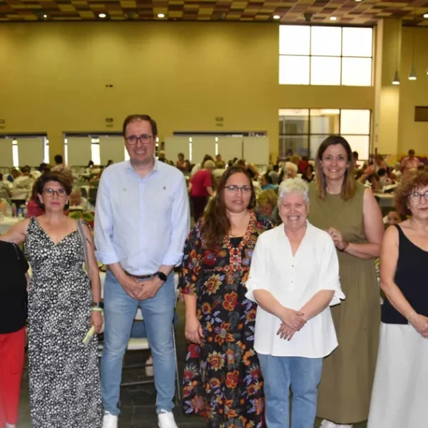 Gran Éxito en el XV Encuentro de Encajeras en Miguelturra: 150 Artistas de la Provincia se Reúnen en Una Jornada Inolvidable