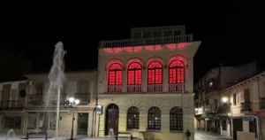 Miguelturra Celebra el Día Mundial del Donante de Sangre con Iluminación Especial del Centro de Día