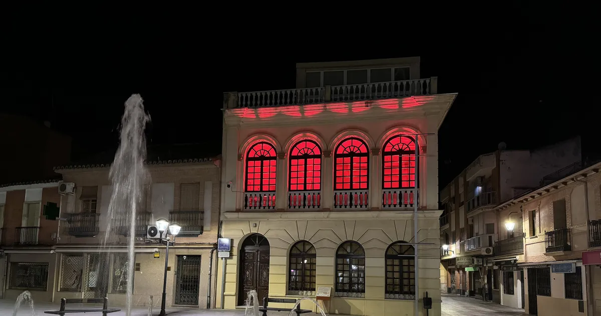 Miguelturra Celebra el Día Mundial del Donante de Sangre con Iluminación Especial del Centro de Día