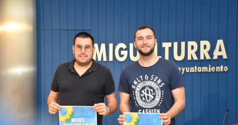 Regresan las «Noches Encantadas» en la Piscina Municipal: Innovación y Experiencias para Todos