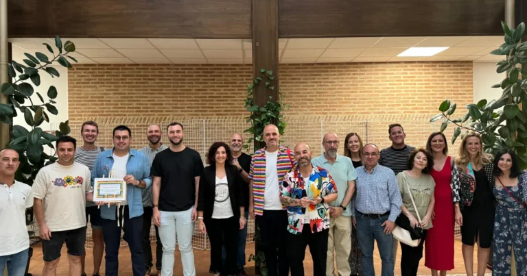 Amparo LGTBI+ Recompensa al CEIP el Cristo con el Premio ‘Orgullo Diverso’ y Otorga la Mención ‘Compromiso 2024’ al Centro Joven de Miguelturra