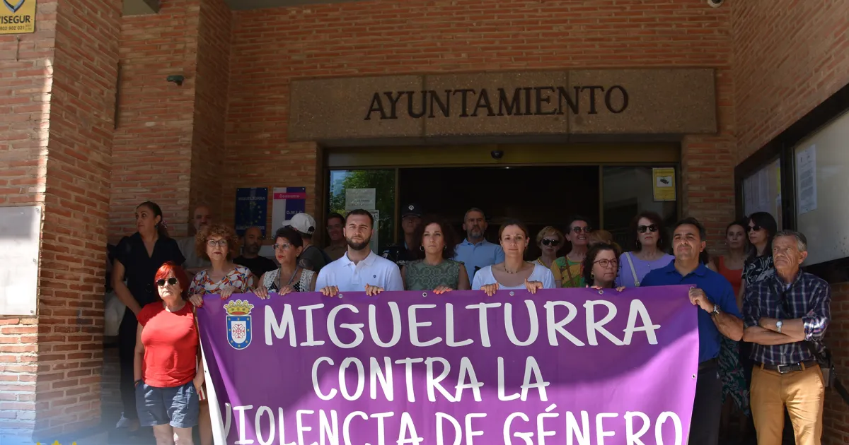 Conmoción y Solidaridad: Municipio Guarda Silencio por Víctimas de Violencia de Género