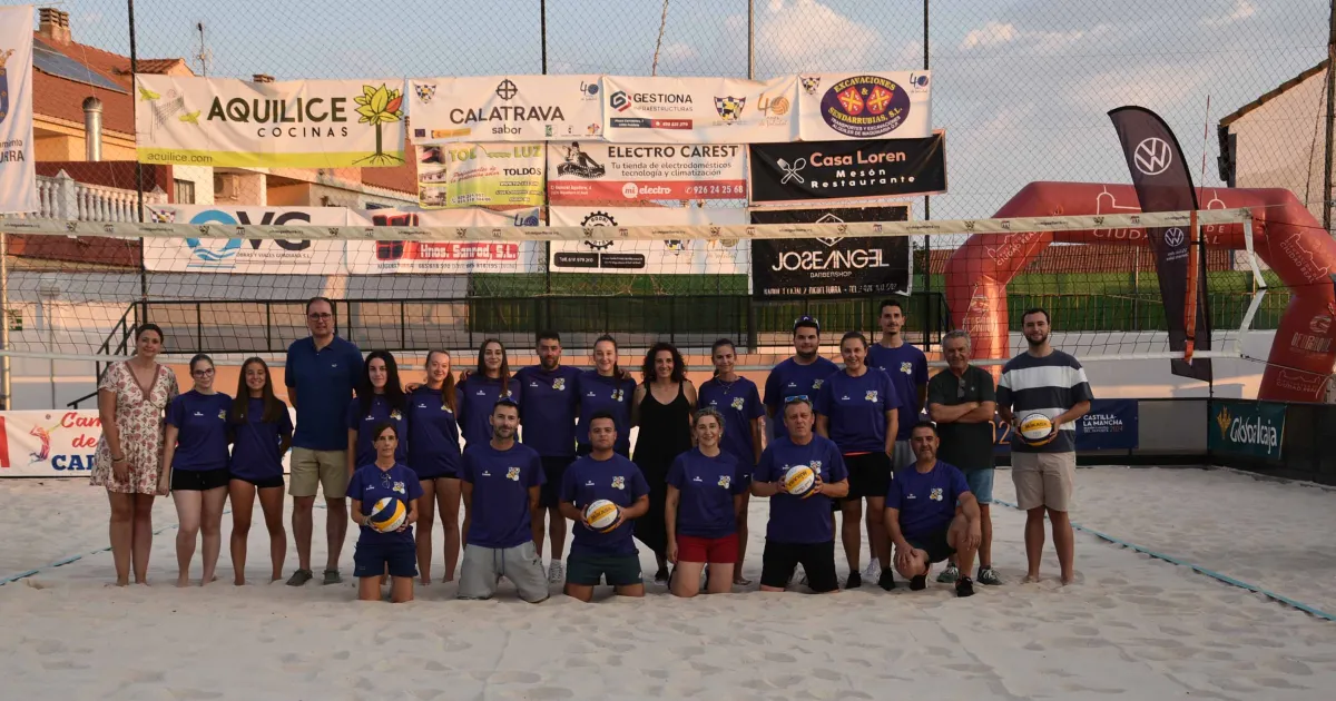 El Alcalde Luis Ramón Mohíno Inicia el XVIII Trofeo de Vóley Playa con Saque de Honor