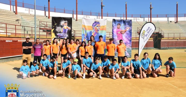 Inicia el Clínic de Tenis en el Auditorio Multifuncional