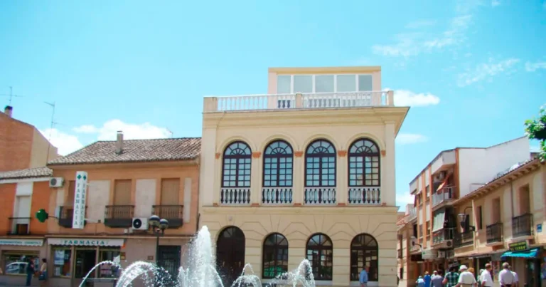 Guía Completa para la Solicitud de Ayudas de Material Escolar 2024-2025: Bases, Requisitos y Fechas Clave