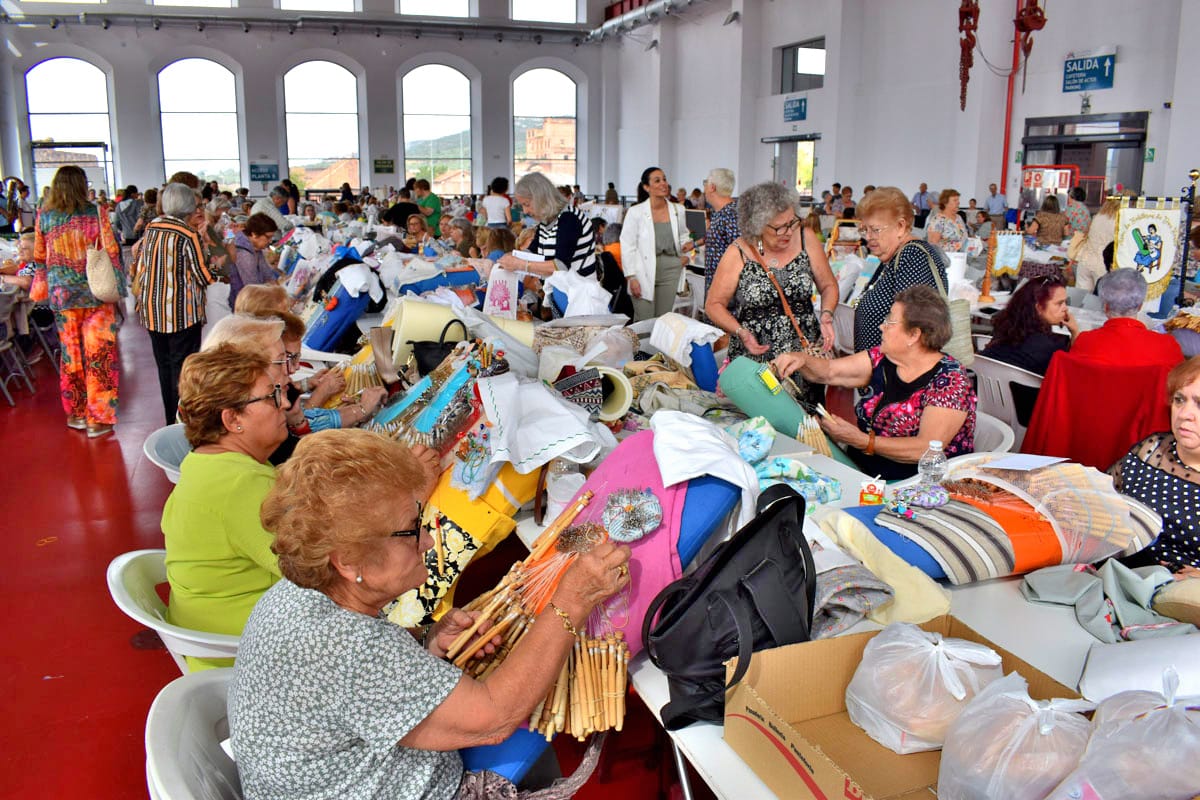 El XXIV Encuentro Nacional de Encajeras Reunirá a Participantes de Nueve Provincias Este Sábado