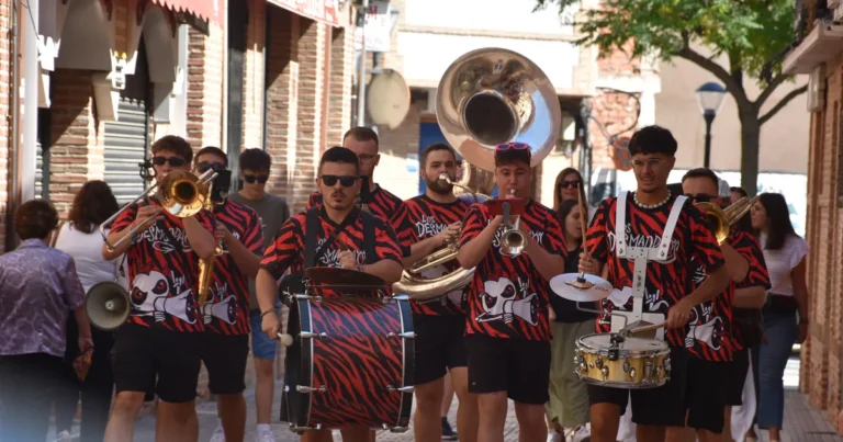 Sábado Festivo: Gastronomía, Música y Diversión Infantil en las Ferias y Fiestas Patronales