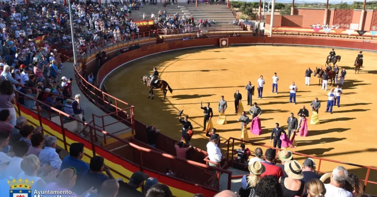 Triunfal Tarde Taurina en Miguelturra: Victor Puerto, Julio Benítez «El Cordobés» y Javier Fernández Deleitan al Público