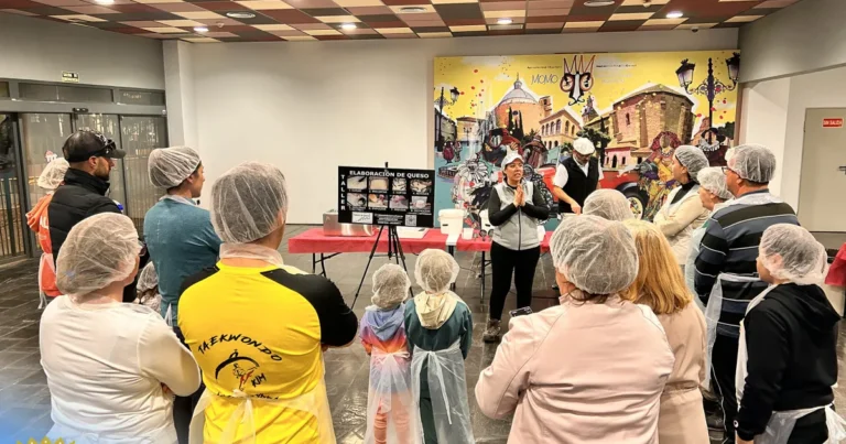 Jóvenes Aprenden el Arte de la Quesería en el CERE
