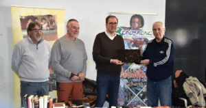 Calma agradece al Ayuntamiento su apoyo con un obsequio desde Mozambique