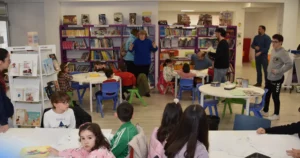 Crea tus Propias Estampas Navideñas en el Taller del Aula Infantil de la Biblioteca Municipal