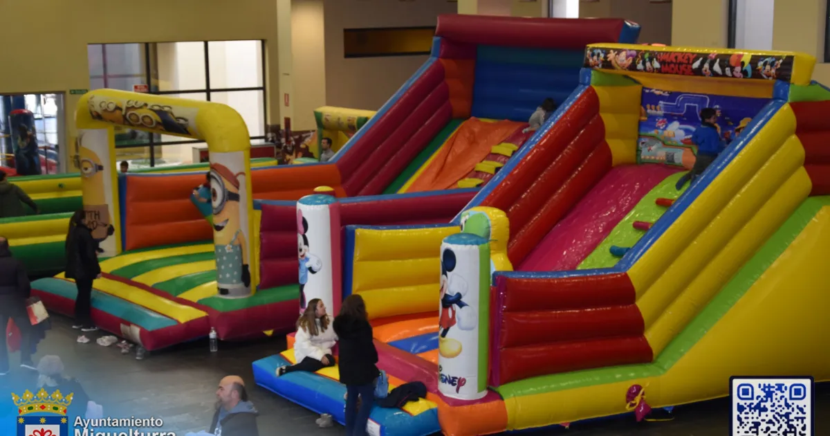 Fiesta Navideña de Diversión en el CERE con Juegos y Hinchables