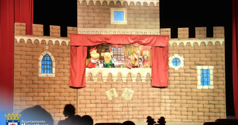 La Compañía de Teatro Narea da la Bienvenida a la Navidad con Magia para los Niños