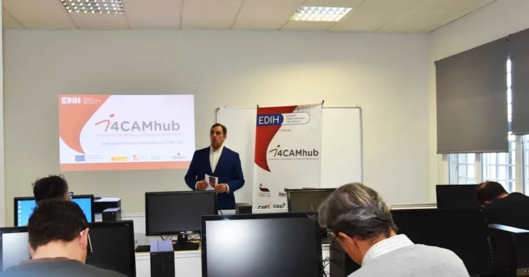 Nuevos Expertos en «Aplicaciones para la Industria 4.0» se Gradúan Gracias al Apoyo Municipal