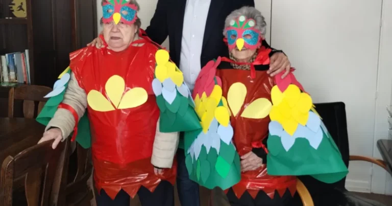 El Centro de Día de Mayores Inaugura el Carnaval con una Fiesta de Disfraces Tropicales