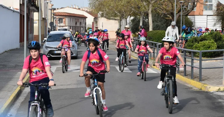 Aventura sobre Ruedas: Estudiantes Exploran Miguelturra y la Sierra de San Isidro en Bicicleta