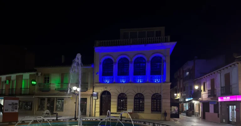 Centro de Día se Viste de Azul en Solidaridad con el Autismo
