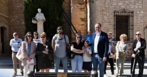 Honran al Escritor Isaías Moraga Ramos con un Banco Literario en su Memoria