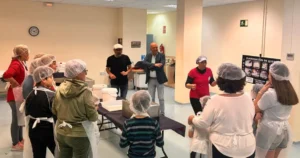 Actividad Intergeneracional en el Centro de Mayores por el Día de la Familia
