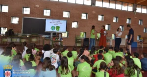 Visita Educativa: Pilar de la Torre Promueve Conciencia Ambiental en el CEIP Clara Campoamor