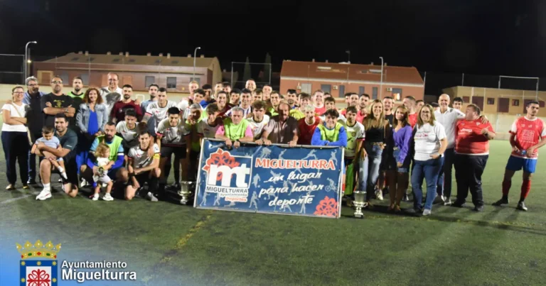 El CD Miguelturreño Triunfa en el Trofeo del Ayuntamiento durante una Vibrante Fiesta Futbolística Local