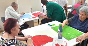Memoria Creativa: Taller de Arteterapia en Honor a Nuestros Mayores