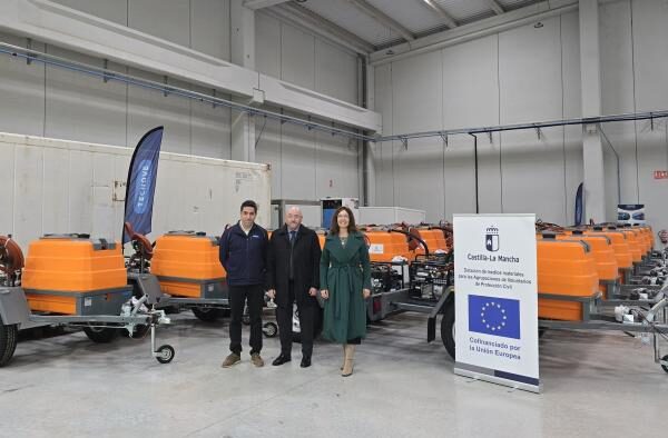 Distribución de remolques con depósito de agua a Protección Civil en Castilla-la Mancha